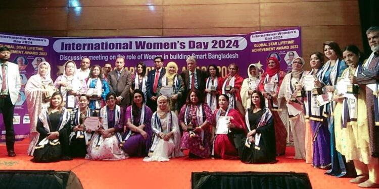 গ্লোবাল স্টার কমিউনিকেশন এর আজীবন পদক পেলেন,এ্যরোমা দত্ত,এমপি,ফরিদা ইয়াসমিন,এমপি,কথা সাহিত্যিক সেলিনা হোসেন ও সঙ্গীত শিল্পী ফরিদা পারভীন