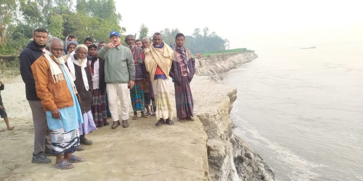 গাইবান্দায় নদী ভাঙ্গন রোধে জেলা বিএনপি’র সভাপতি চক্ষু বিশেষজ্ঞ ডাঃ খন্দকার জিয়াউল ইসলাম জিয়া