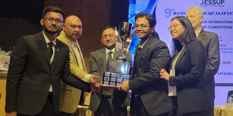 ২০২৫ ফিলিপ সি. জেসাপ ইন্টারন্যাশনাল ল’ মুট কোর্ট প্রতিযোগিতার আন্তর্জাতিক রাউন্ডে উত্তীর্ণ হয়েছে ইস্টার্ন ইউনিভার্সিটি