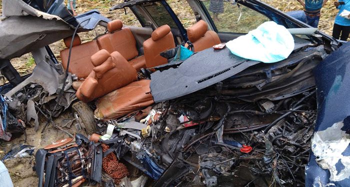 বীরগঞ্জে ট্রাক-মাইক্রোবাস মুখোমু‌খি সংঘর্ষে নিহত ৩