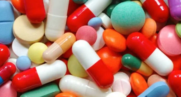 রাজশাহীতে চিকিৎসকের ব্যবস্থাপত্র ছাড়া দেদারছে বিক্রি হচ্ছে ওষুধ