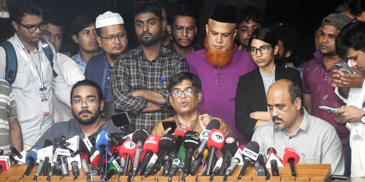 রাজনৈতিক নেতৃবৃন্দ প্রধান উপদেষ্টা ও সরকারের পাশে থাকবেন বলে জানিয়েছেন: প্রেস সচিব