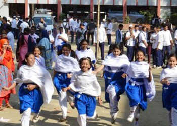 লম্বা ছুটিতে যাচ্ছে দেশের শিক্ষাপ্রতিষ্ঠান