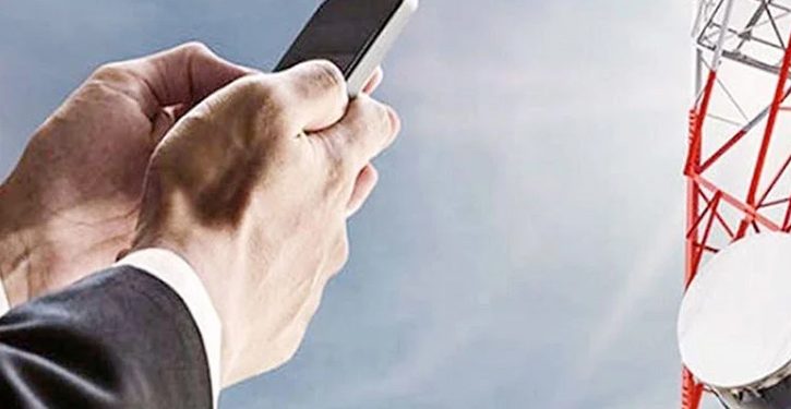 সাগরে নিম্নচাপ: বিদ্যুৎ না থাকায় মোবাইল সেবা বিঘ্নিত