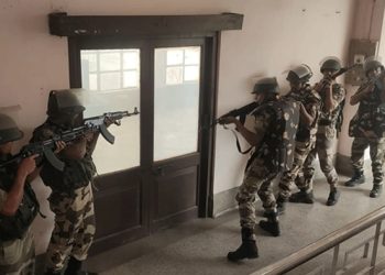 ফারাক্কা বাঁধ প্রকল্পের ওপর ভারতের সামরিক মহড়া