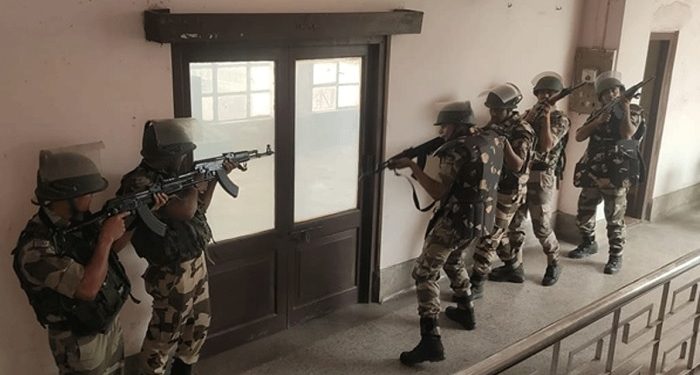 ফারাক্কা বাঁধ প্রকল্পের ওপর ভারতের সামরিক মহড়া