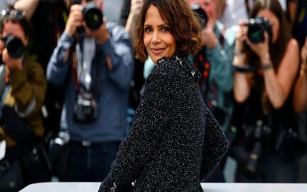 কানের লাল গালিচায় ‘নগ্ন’ পোশাক নিষিদ্ধ