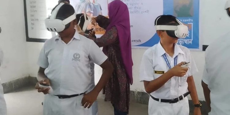 বাংলাদেশ শিল্পকলা একাডেমিতে চলছে ভার্চুয়াল রিয়ালিটি প্রদর্শনী