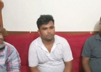 নির্বাহী ম্যাজিস্ট্রেট পরিচয়ে চাঁদাবাজি,ভূয়া সাংবাদিক সহ আটক তিন