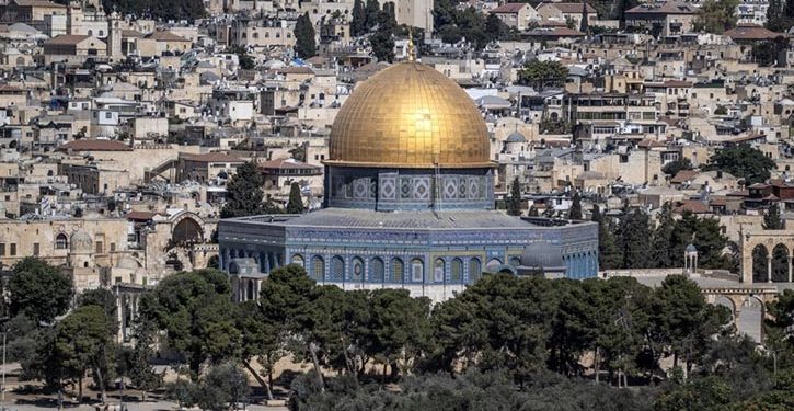 আল-আকসায় দুই শতাধিক অবৈধ ইসরায়েলি বসতি স্থাপনকারীর হানা