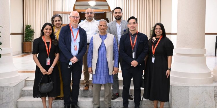 সামাজিক যোগাযোগমাধ্যমে অপতথ্য মোকাবেলায় আরও কার্যকর উপায় খুঁজে বের করতে মেটাকে প্রধান উপদেষ্টার আহ্বান