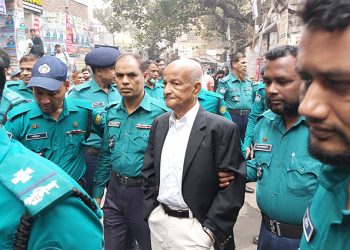 অস্ত্র মামলায় গ্রেপ্তার কামাল আহমেদ মজুমদার