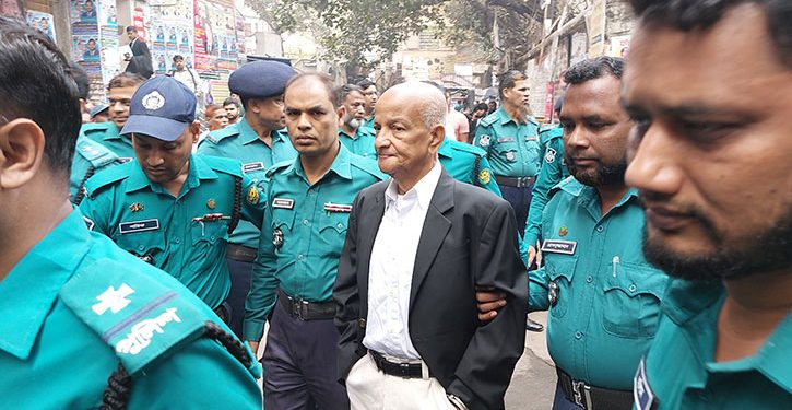 অস্ত্র মামলায় গ্রেপ্তার কামাল আহমেদ মজুমদার