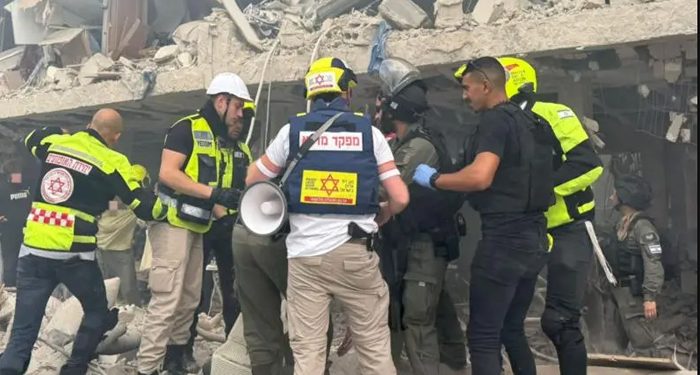 ইসরায়েলে ক্ষেপণাস্ত্র হামলা চালিয়েছে ইরান, আহত ১১