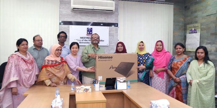 ঢাকা বিশ্ববিদ্যালয়ের ছয়টি হল ও একটি ছাত্রীনিবাসে চীনা দূতাবাসের এলইডি টিভি প্রদান