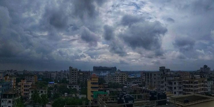 মেঘলা থাকতে পারে ঢাকার আকাশ
