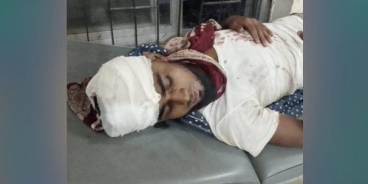 আইন-শৃঙ্খলা বাহিনীর সোর্স সন্দেহে যুবককে কুপিয়ে হত্যা