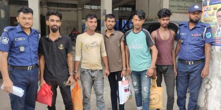 সোনারগাঁয়ে দুই যুবককে অপহরণ করে নির্যাতন, গ্রেফতার ৫