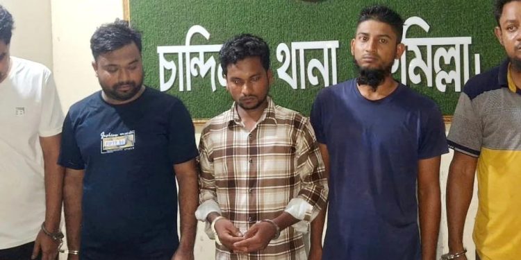 প্রবাসীর স্বর্ণালংকার লুট, আটক ৫