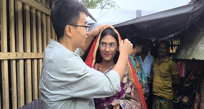 ভালোবাসা জিতল হারল কাঁটাতার, ভালোবাসার টানে খুলনায় চীনা যুবক