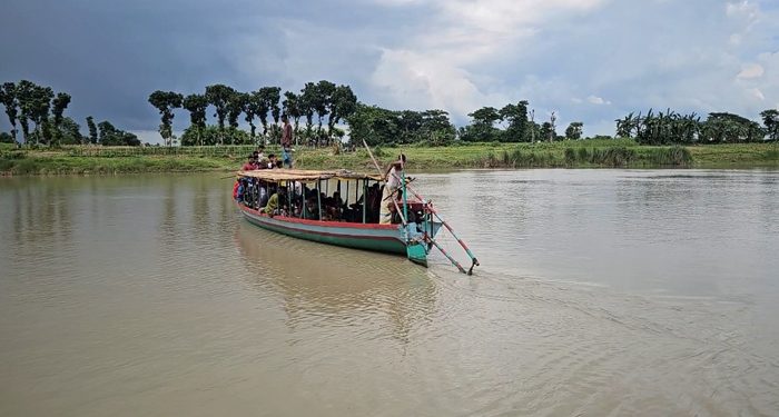 ব্রহ্মপুত্র নদে নৌকাডুবি: বড়বোন নিহত, নিখোঁজ ছোটবোন