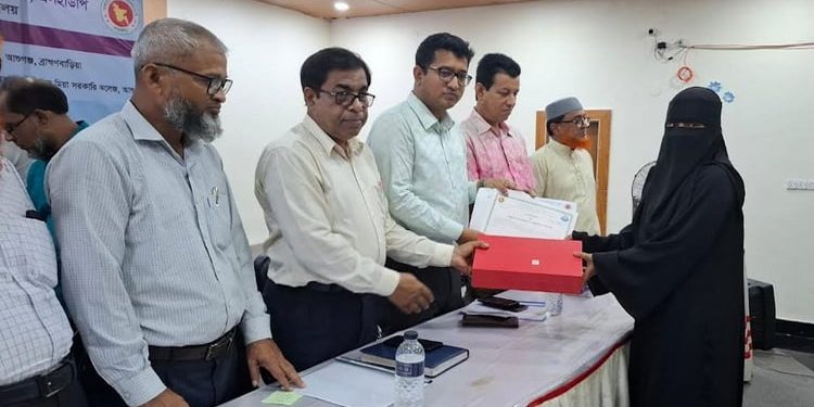 ব্রাহ্মণবাড়িয়ায় ৩৬ কৃতি শিক্ষার্থীকে সংবর্ধনা ও পুরস্কার