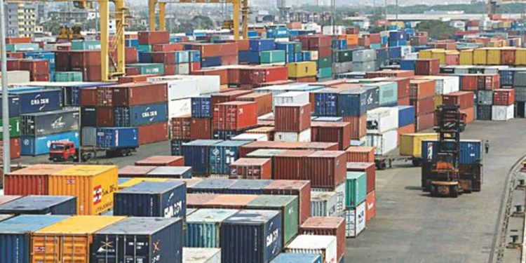 চট্টগ্রাম বন্দর নৌবাহিনীর অধীনে কনটেইনার হ্যান্ডলিং বেড়েছে ৩৬%