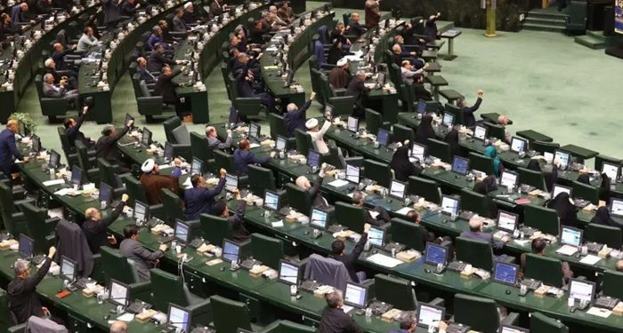 ইরানের সংসদে গুপ্তচরবৃত্তির শাস্তি মৃত্যুদণ্ডের বিধান পাস