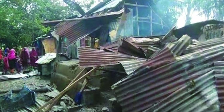 এইচএসসি পরীক্ষার্থী খুন: ঘাতকদের চার বসতঘর পুড়িয়ে দিল বিক্ষুব্ধরা