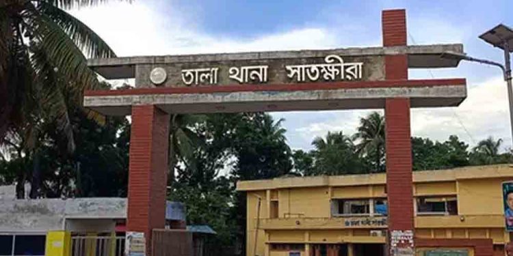 তালায় মাদকাসক্ত ছেলেকে কুপিয়ে হত্যার অভিযোগ, মা-স্ত্রী আটক