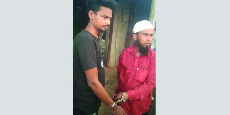 জাল টাকাসহ দুই ব্যক্তিকে আটক করে পুলিশে দিল এলাকাবাসী