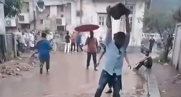 মিটফোর্ডে সোহাগ হত্যায় পাথর নিক্ষেপকারী সেই যুবক গ্রেপ্তার