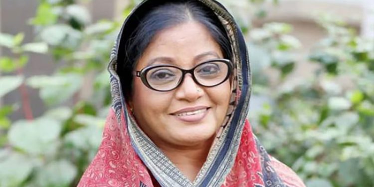 সিনেমা ইন্ডাস্ট্রিতে ৩৪ লাখ টাকা পাওনা রেখে এসেছি: ডলি জহুর