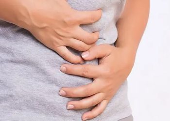 বর্ষায় পেটের সমস্যা কমাতে খাবেন কোন খাবার
