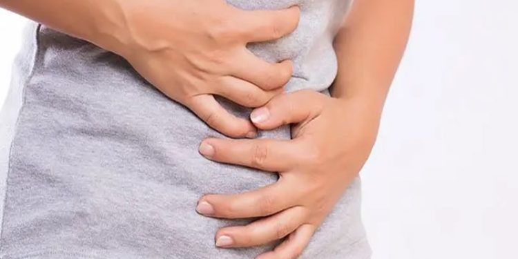 বর্ষায় পেটের সমস্যা কমাতে খাবেন কোন খাবার