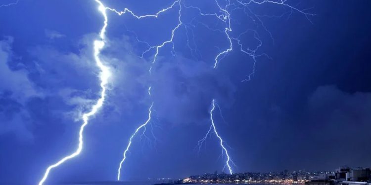 ৮২৯ কিলোমিটার দীর্ঘ বজ্রপাত, নতুন বিশ্বরেকর্ড