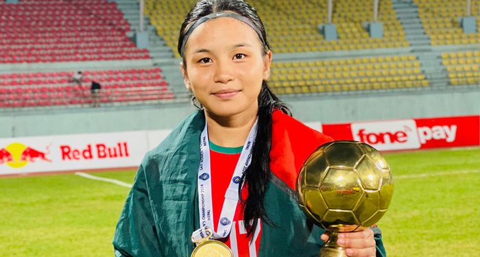 ফুটবলার ঋতুপর্ণাকে বাড়ি উপহার দেবে বিসিবি