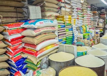 বেসরকারি পর্যায়ে আমদানি হচ্ছে ১৫ লাখ মেট্রিক টন চাল-ডাল-চিনি