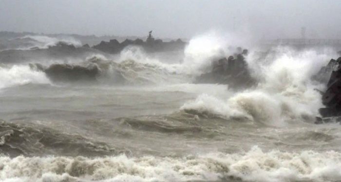 সন্ধ্যার মধ্যে ৭ অঞ্চলে ঝড়ের শঙ্কা, সমুদ্রবন্দরে ৩ নম্বর সতর্ক সংকেত