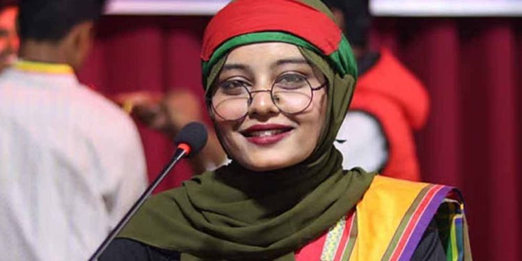 নারীদের নিয়ে নোংরামি হচ্ছে, ফেসবুক লাইভে এসে রাজনীতি ছাড়ার ঘোষণা বৈষম্যবিরোধী নেত্রী লিজার