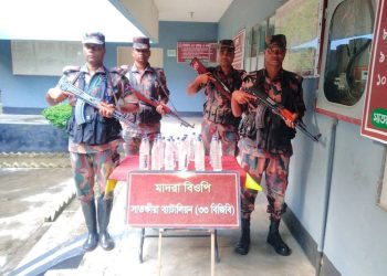 সাতক্ষীরা সীমান্ত থেকে ভারতীয় বিভিন্ন মালামাল জব্দ