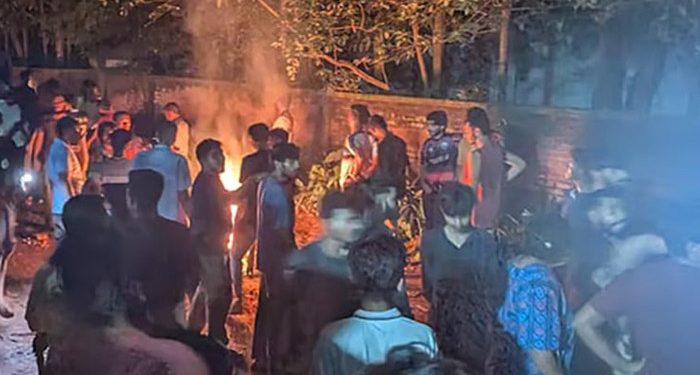 মধ্যরাতে চবিতে সংঘর্ষে আহত ৬০, সব পরীক্ষা স্থগিত