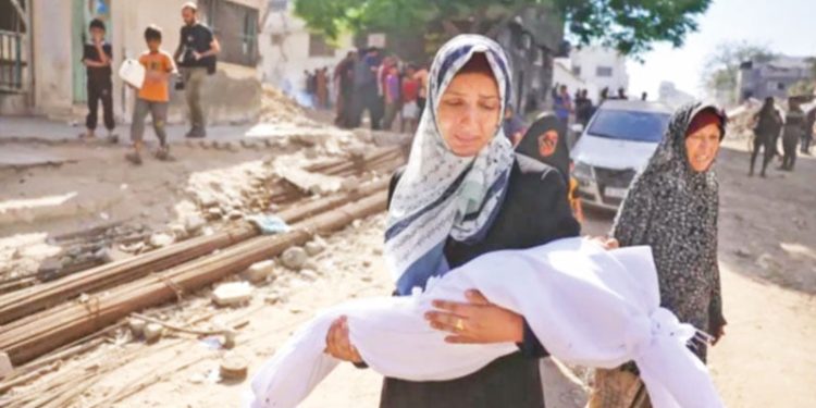 গাজায় আগ্রাসন,কাঁদবার শক্তিও নেই ক্ষুধার্ত শিশুদের