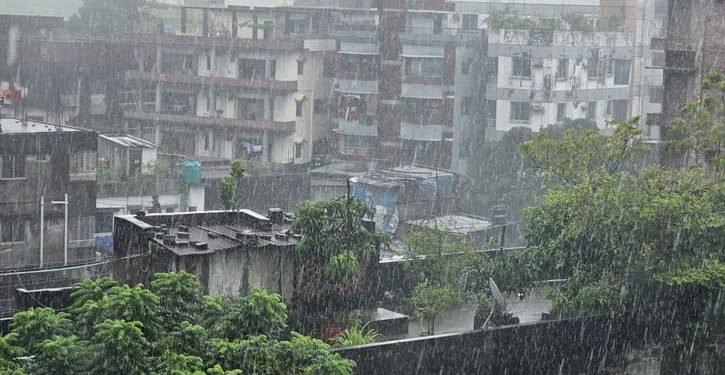 আগামী ৫ দিন মাঝারি থেকে ভারী বৃষ্টির পূর্বাভাস