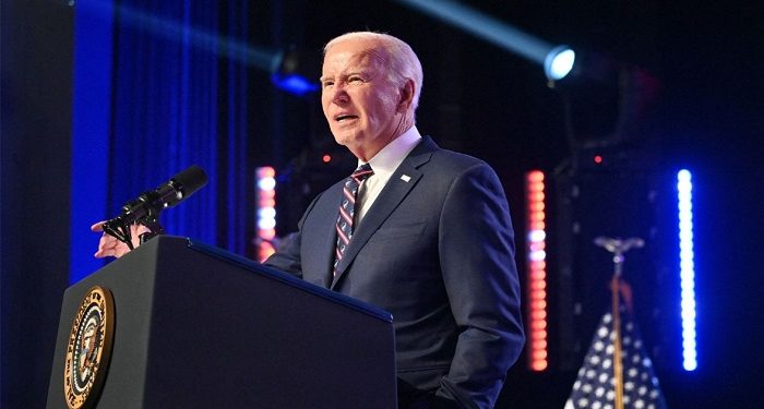 ‘অস্তিত্ব সংকটে’ যুক্তরাষ্ট্র : বাইডেন