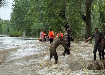 ভারতে ভূমিধসে নিহত ৩০, উদ্ধার কাজে সেনাবাহিনী