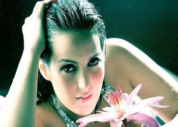 জনপ্রিয় নায়িকা এখন জ্যোতিষী