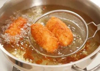 ভাজাভাজির জন্য কোন তেল ব্যবহার করবেন?