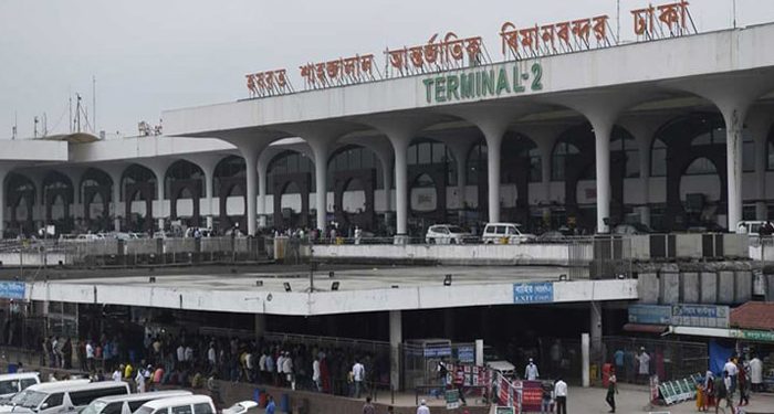 বিমানবন্দরে স্বর্ণ পাচার চক্রের ৩ জনকে গ্রেপ্তার