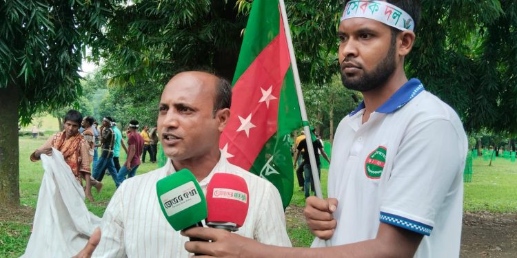 স্বেচ্ছাসেবক দলের ৪৫ তম প্রতিস্ঠা বার্ষিকীতে আব্দুল হালিম জনী,সিরাজগঞ্জ ৩